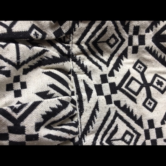 Black and white crossbody bag - Picture 3 of 4